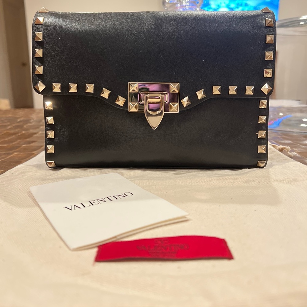 SMALL ROCKSTUD GRAINY CALFSKIN CROSSBODY BAG - Picture 2 of 4